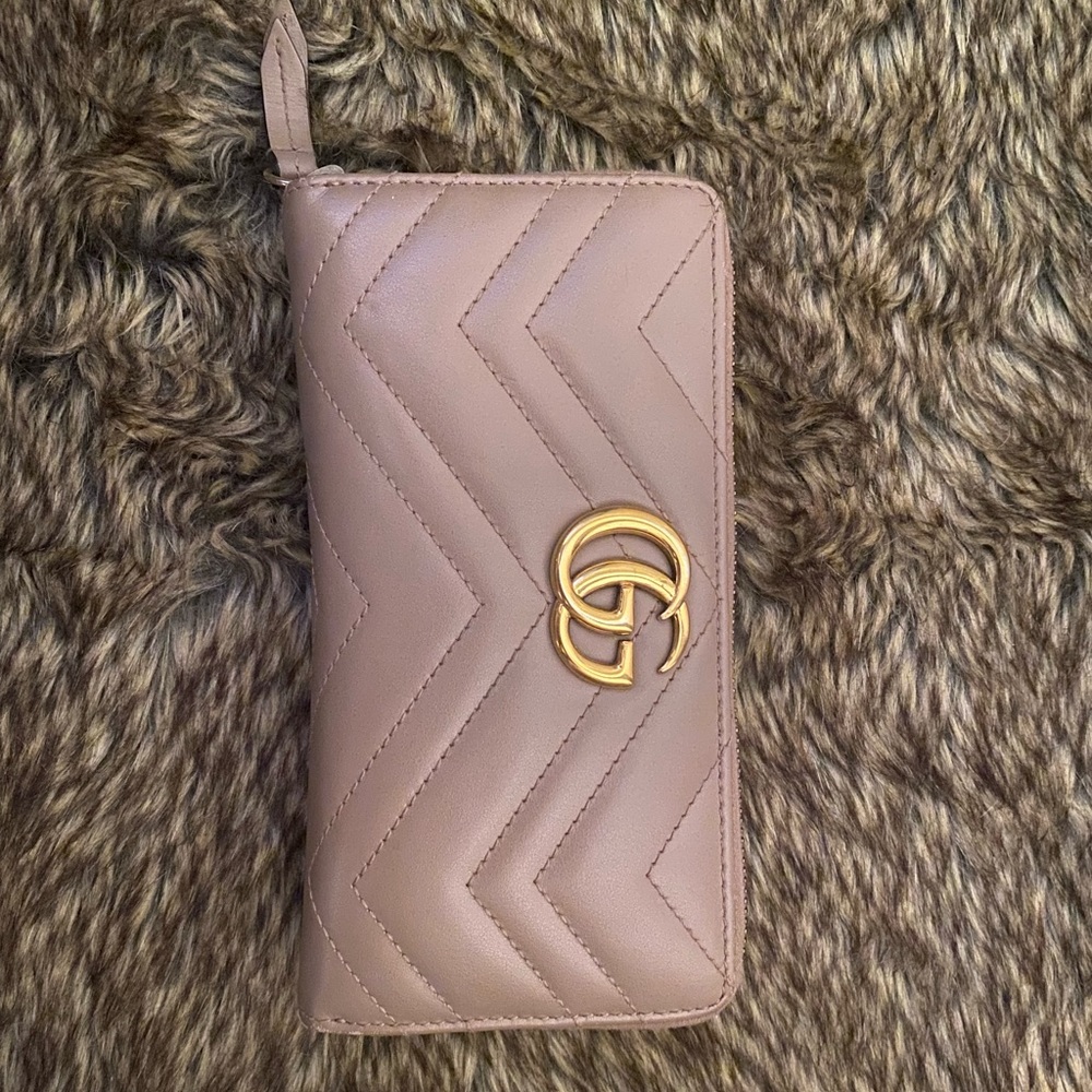 Gucci GG Marmont Zip Around Wallet